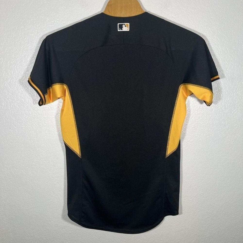 Majestic Black and Gold Pirates Men's Jersey - Picture 3 of 8